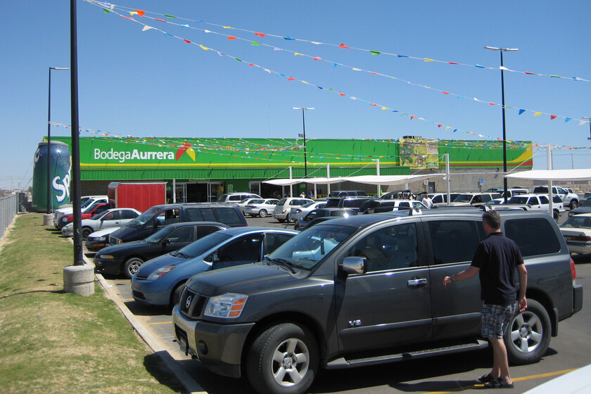 Bodega Aurrera enfrenta disminución en clientes y compras