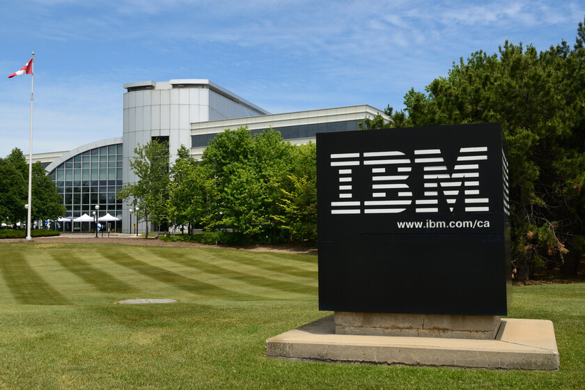 El giro de IBM: de despidos masivos a la reintegración de talento humano