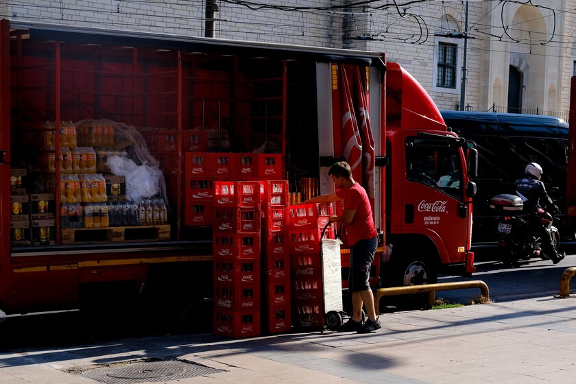 Coca-Cola incrementa precios en México debido a costos de insumos