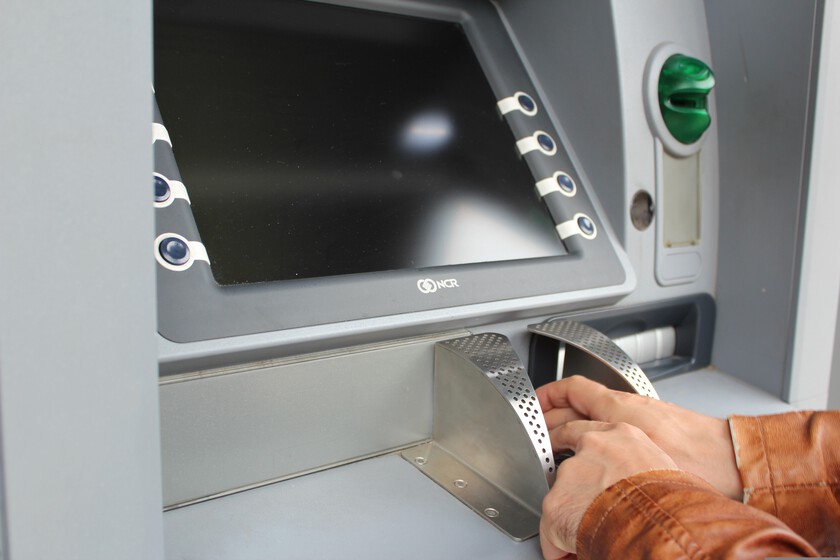 Un joven mexicano hackea un banco y roba 123,000 pesos